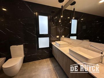 Casa a estrenar en Greenville 4 ambientes con pileta