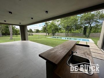 Casa a estrenar en Greenville 4 ambientes con pileta