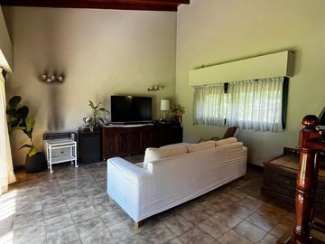 NUEVO PRECIO!!! Casa en Barrio Parque Leloir