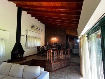 NUEVO PRECIO!!! Casa en Barrio Parque Leloir