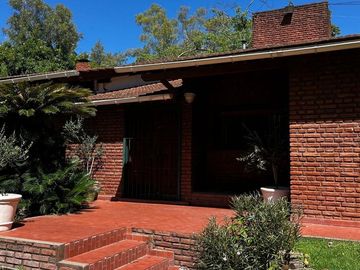 NUEVO PRECIO!!! Casa en Barrio Parque Leloir