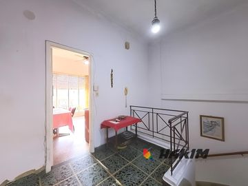 Excelente PH en Parque Chass - 4 amb con garage balcón  y terraza . Gran potencial !!