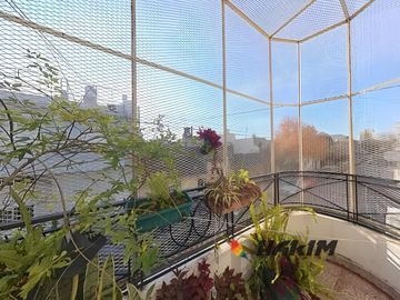 Excelente PH en Parque Chass - 4 amb con garage balcón  y terraza . Gran potencial !!