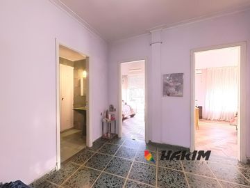 Excelente PH en Parque Chass - 4 amb con garage balcón  y terraza . Gran potencial !!