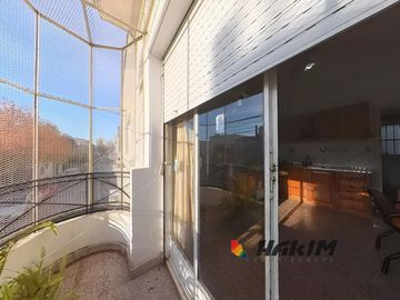 Excelente PH en Parque Chass - 4 amb con garage balcón  y terraza . Gran potencial !!