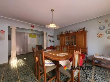 Excelente PH en Parque Chass - 4 amb con garage balcón  y terraza . Gran potencial !!