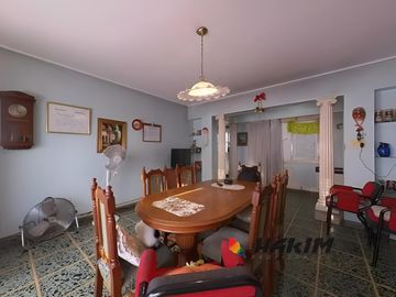 Excelente PH en Parque Chass - 4 amb con garage balcón  y terraza . Gran potencial !!