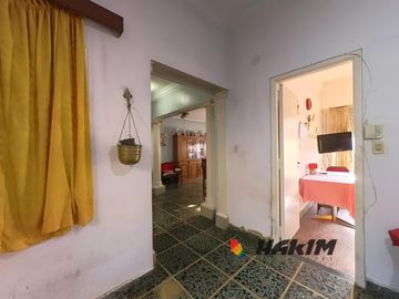 Excelente PH en Parque Chass - 4 amb con garage balcón  y terraza . Gran potencial !!