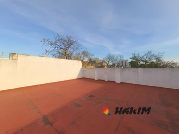 Excelente PH en Parque Chass - 4 amb con garage balcón  y terraza . Gran potencial !!