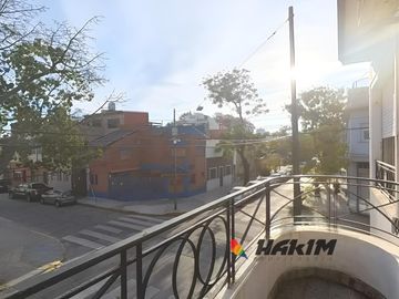 Excelente PH en Parque Chass - 4 amb con garage balcón  y terraza . Gran potencial !!