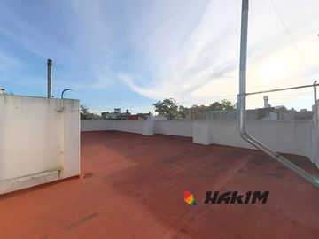 Excelente PH en Parque Chass - 4 amb con garage balcón  y terraza . Gran potencial !!