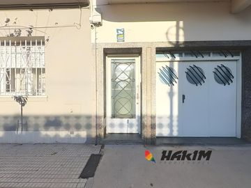 Excelente PH en Parque Chass - 4 amb con garage balcón  y terraza . Gran potencial !!