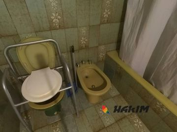 Excelente PH en Parque Chass - 4 amb con garage balcón  y terraza . Gran potencial !!