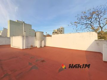 Excelente PH en Parque Chass - 4 amb con garage balcón  y terraza . Gran potencial !!