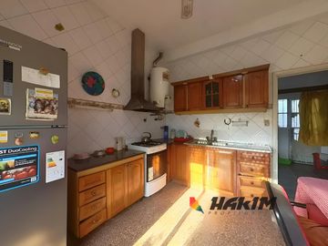 Excelente PH en Parque Chass - 4 amb con garage balcón  y terraza . Gran potencial !!