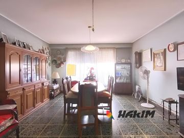 Excelente PH en Parque Chass - 4 amb con garage balcón  y terraza . Gran potencial !!