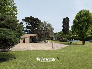 VENTA Apto Crédito Hipotecario Casa Quinta Con Dependencia, Parque, Quincho y Pileta - La Reja Sur