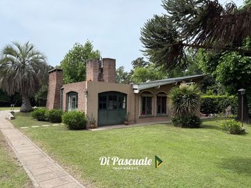 VENTA Apto Crédito Hipotecario Casa Quinta Con Dependencia, Parque, Quincho y Pileta - La Reja Sur