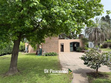 VENTA Apto Crédito Hipotecario Casa Quinta Con Dependencia, Parque, Quincho y Pileta - La Reja Sur