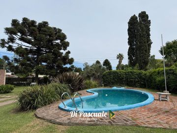 VENTA Apto Crédito Hipotecario Casa Quinta Con Dependencia, Parque, Quincho y Pileta - La Reja Sur