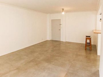 Departamento en alquiler en Olivos 2 ambientes reciclado a nuevo con balcón, A 1 cuadra de Av Maipú