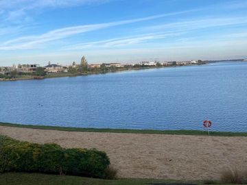 Departamento en alquiler  en Portezuelo, edificio Praia,  Nordelta.