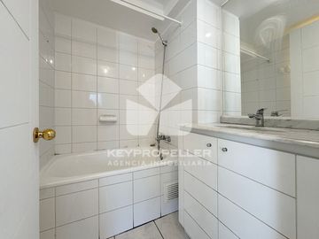 VENDO DEPARTAMENTO REMODELADO  2 DORMITORIOS 2 BAÑOS 61 M2