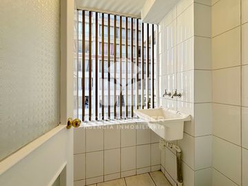 VENDO DEPARTAMENTO REMODELADO  2 DORMITORIOS 2 BAÑOS 61 M2