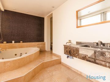 Espectacular Dúplex de 4 ambientes Gran balcón terraza con vista al Hipódromo