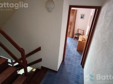 OPORTUNIDAD! triplex cerca del mar con cochera y parrilla