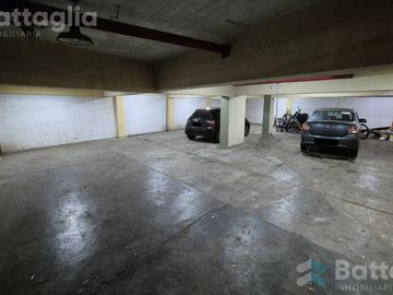 OPORTUNIDAD! triplex cerca del mar con cochera y parrilla