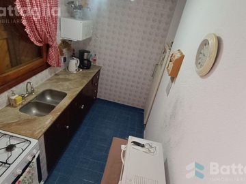 OPORTUNIDAD! triplex cerca del mar con cochera y parrilla