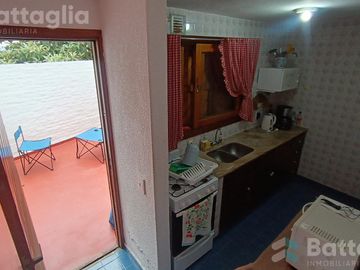 OPORTUNIDAD! triplex cerca del mar con cochera y parrilla