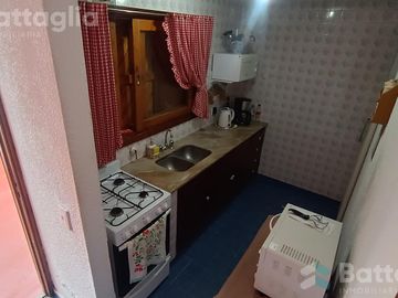 OPORTUNIDAD! triplex cerca del mar con cochera y parrilla
