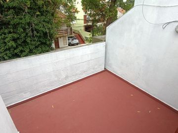 OPORTUNIDAD! triplex cerca del mar con cochera y parrilla