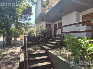 OPORTUNIDAD! triplex cerca del mar con cochera y parrilla