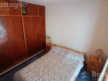 OPORTUNIDAD! triplex cerca del mar con cochera y parrilla
