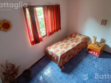 OPORTUNIDAD! triplex cerca del mar con cochera y parrilla