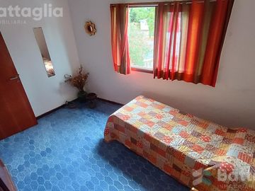 OPORTUNIDAD! triplex cerca del mar con cochera y parrilla