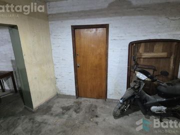OPORTUNIDAD! triplex cerca del mar con cochera y parrilla