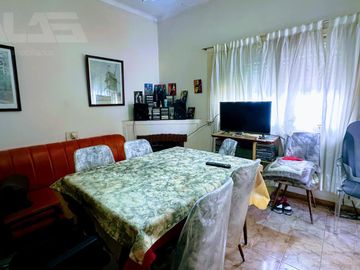 Chalet de 4 ambientes en excelente zona de Castelar Norte!