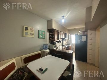 Venta departamento de 4 ambientes con balcón en Wilde