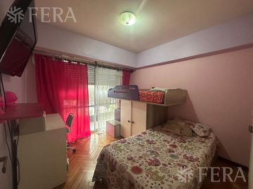 Venta departamento de 4 ambientes con balcón en Wilde