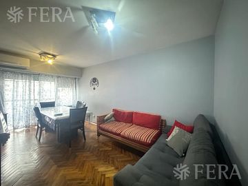 Venta departamento de 4 ambientes con balcón en Wilde