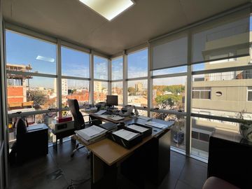 Edificio de oficinas en venta - Excelente zona - Saavedra