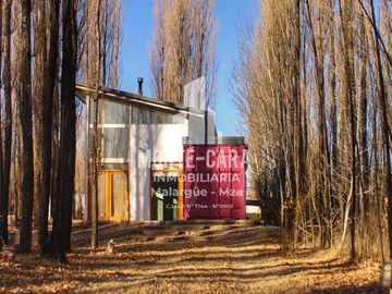 Casa en  el medio de la naturaleza