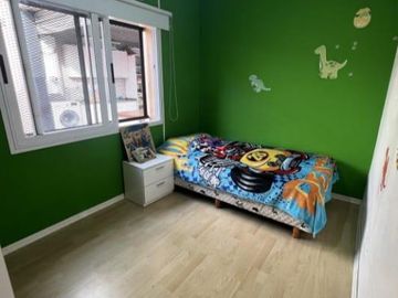 Casa en Castelar Norte con jardín y cochera