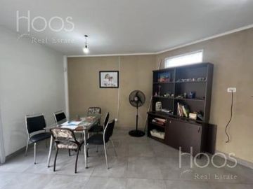 Casa en Castelar Norte con jardín y cochera