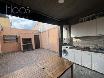 Casa en Castelar Norte con jardín y cochera