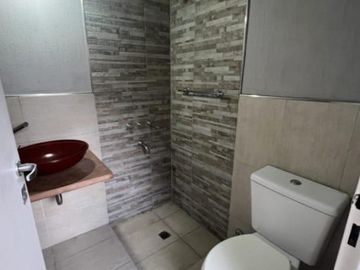 Casa en Castelar Norte con jardín y cochera